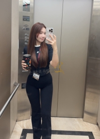 清純陽光辣妹 高顏值 火辣身材 細腰翹臀，可愛小鳥依人 迷人誘惑雙眼  皮膚超白皙