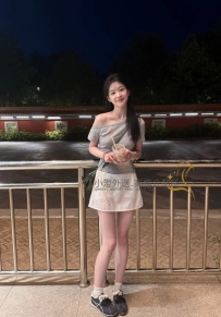 #清純青澀的學生妹 粉嫩嫩的小臉蛋  讓人想動手又動口 又揉又親又抱