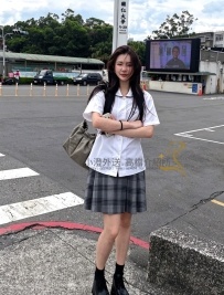 #大學在校生👍👍 乖巧可愛 女友FU滿滿  喜歡玩角色扮演 小穴濕濕的超緊緻