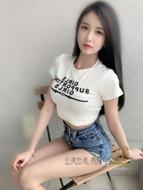超正美眉登場!  氣質外貌超搶眼  笑容甜美讓人心花朵朵開